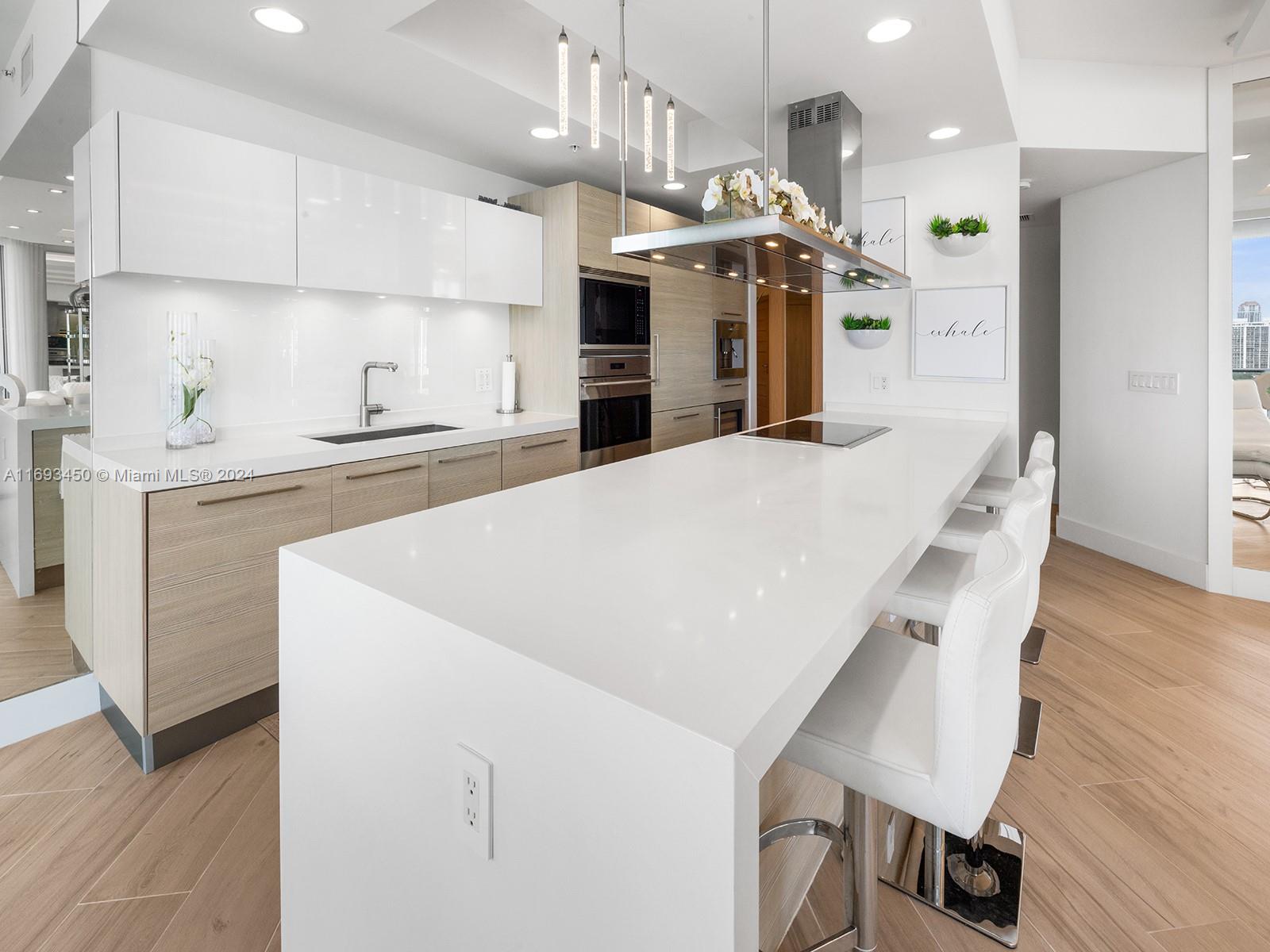 17301 Biscayne Blvd # 1810