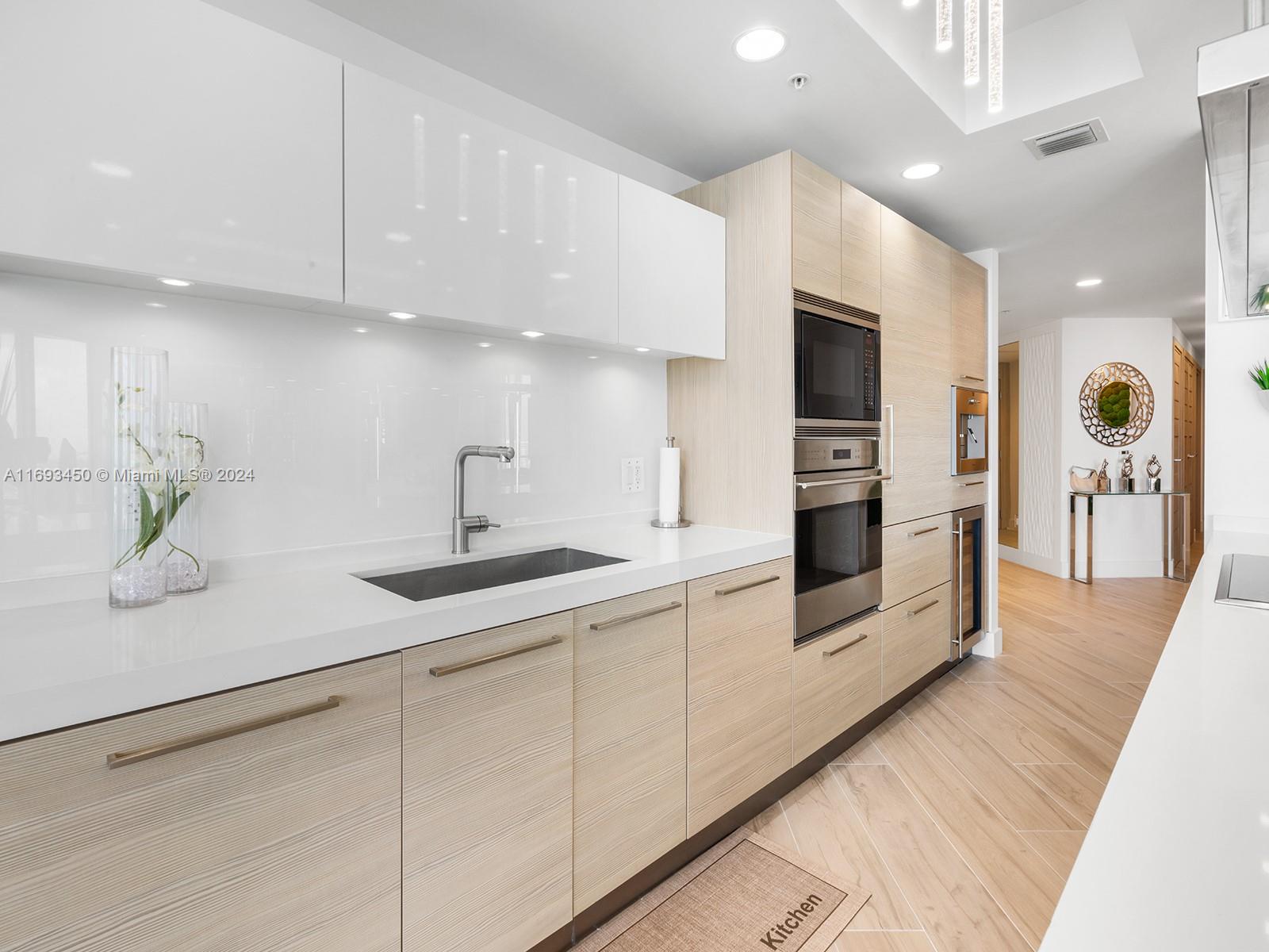 17301 Biscayne Blvd # 1810