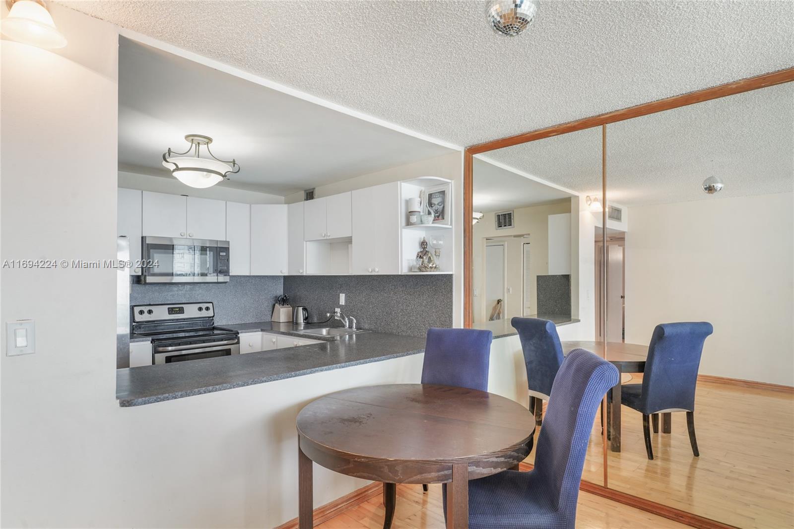 100 Bayview Dr # 1411