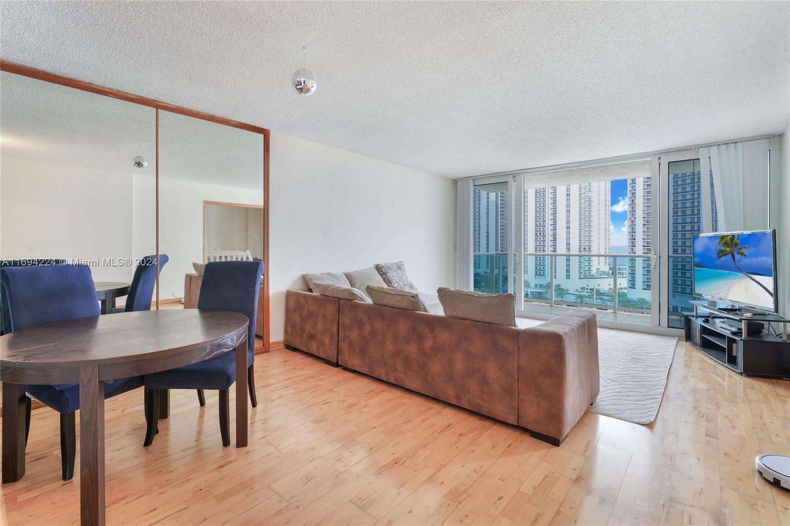 100 Bayview Dr # 1411
