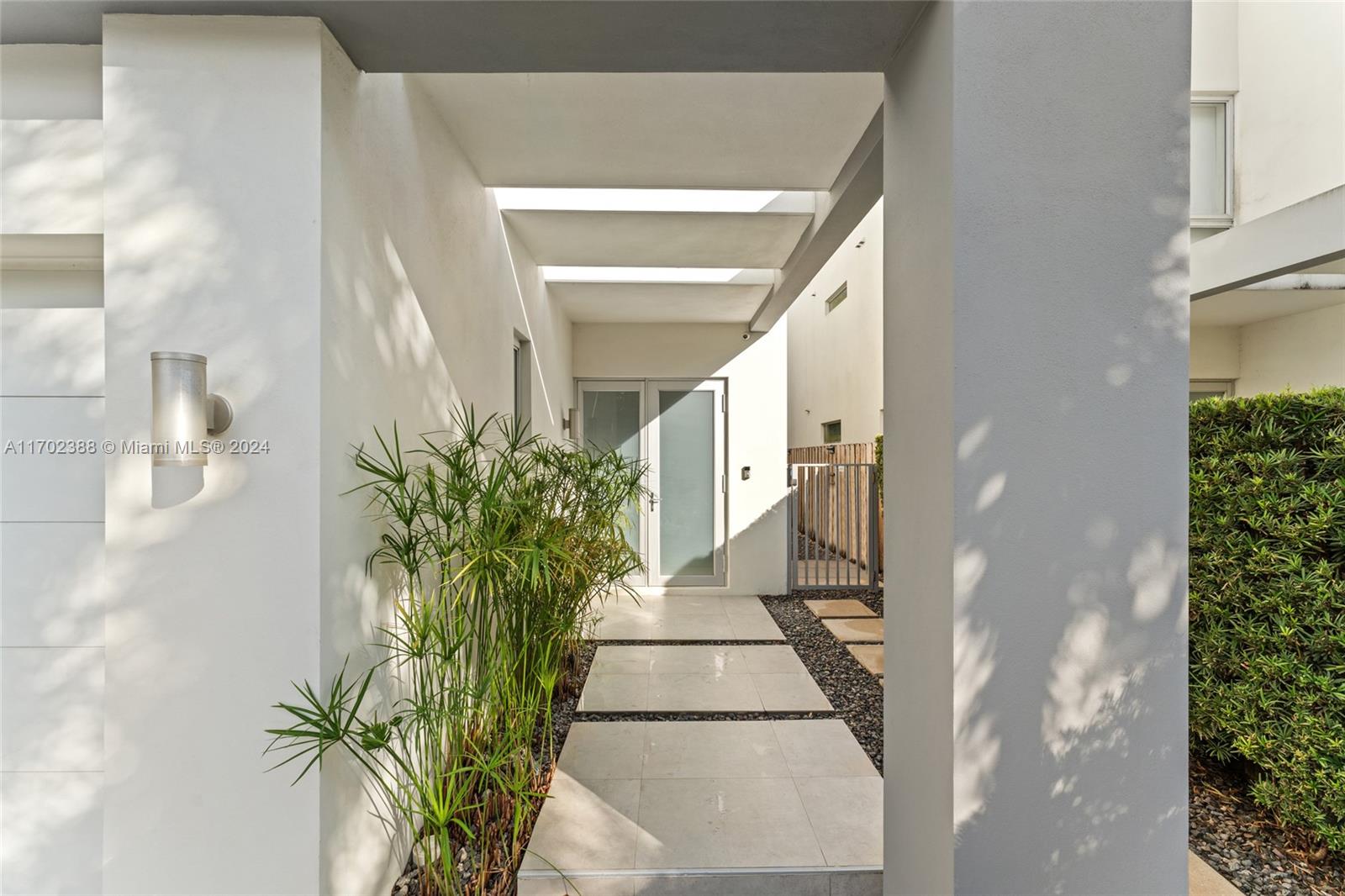 3027 Elizabeth St # 3027