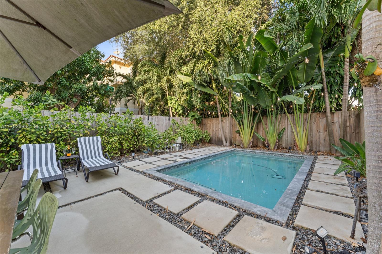 3027 Elizabeth St # 3027