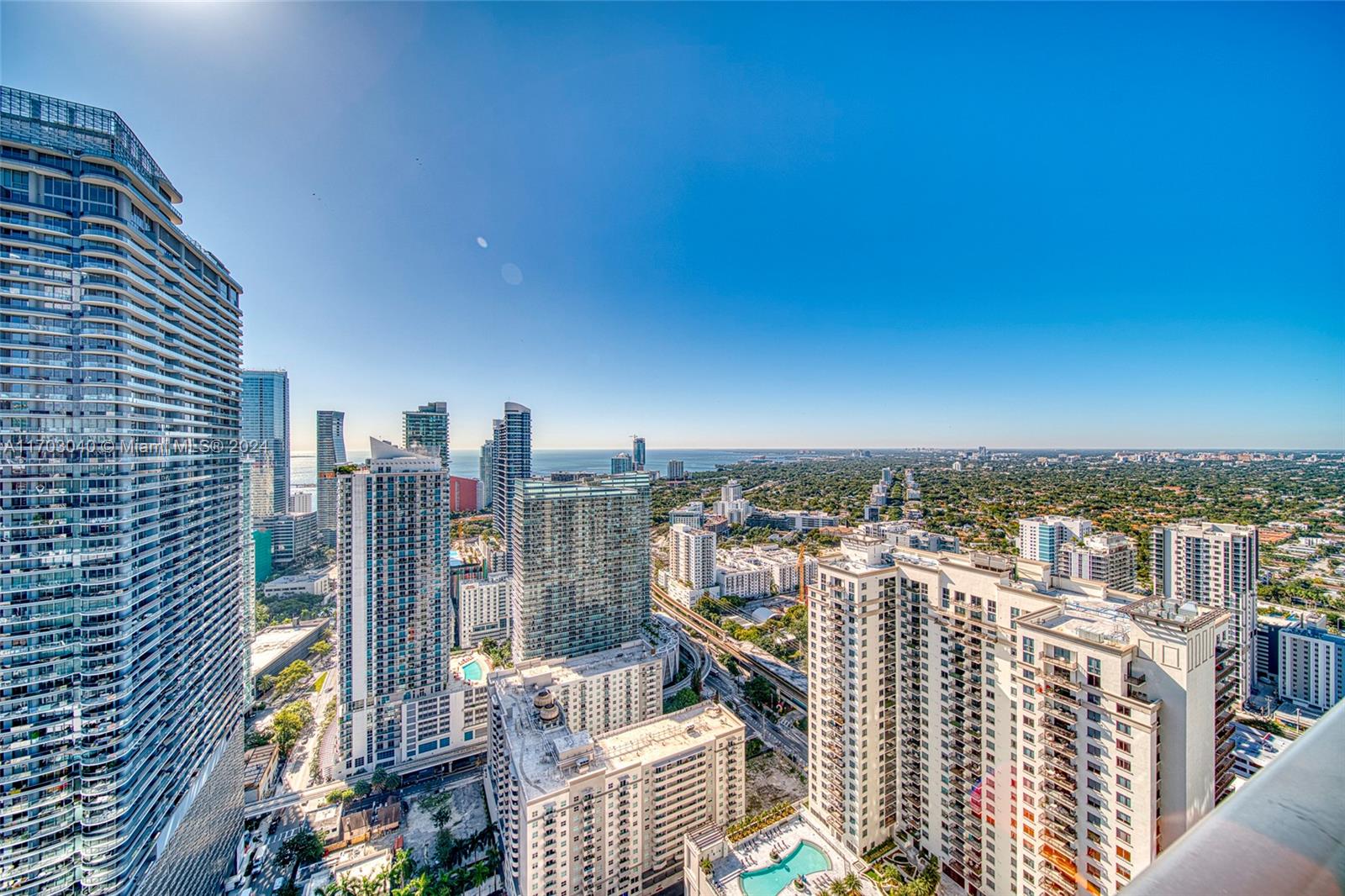 45 SW 9th St # 4504 Unit: LPH 4504