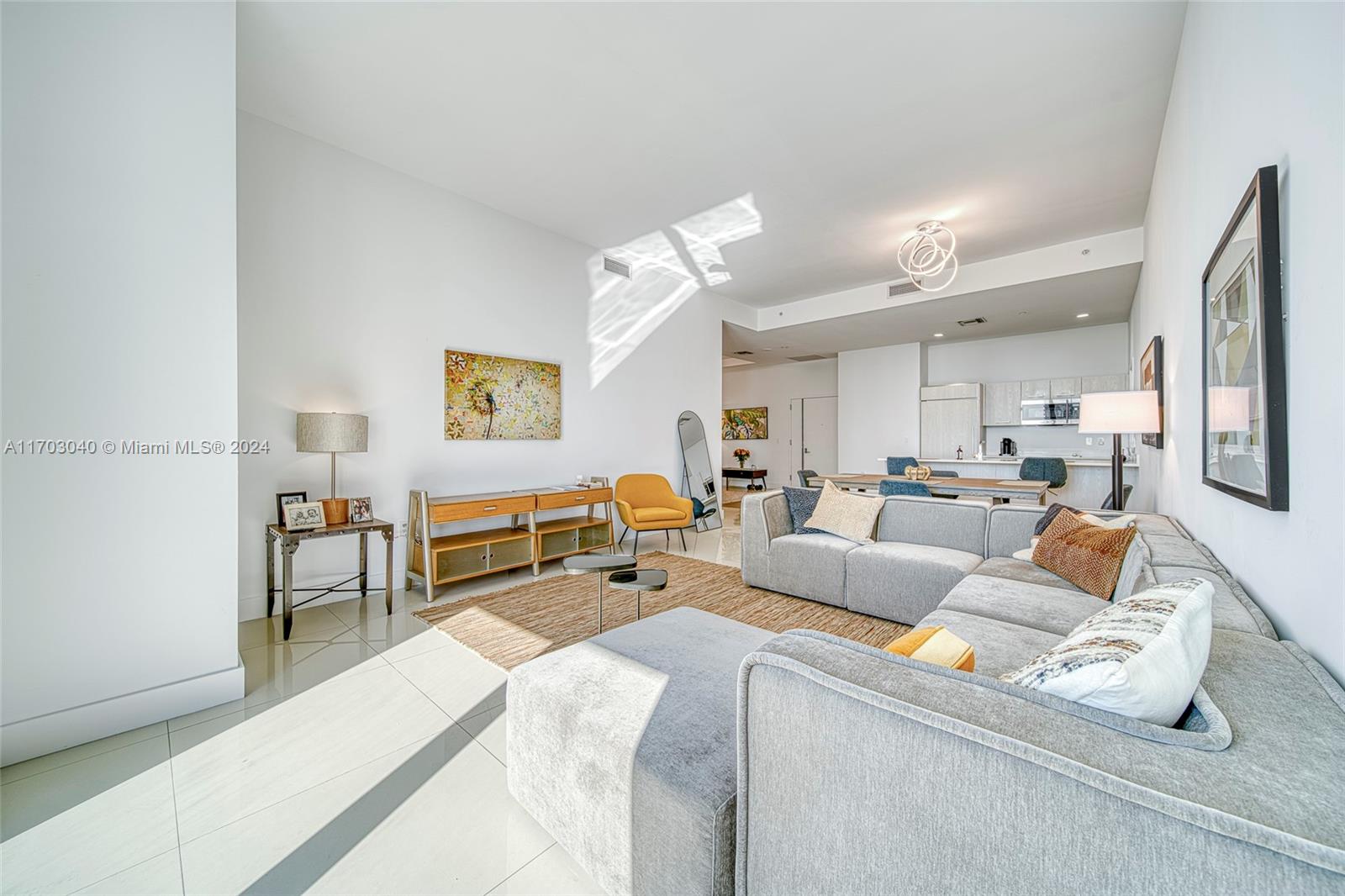45 SW 9th St # 4504 Unit: LPH 4504
