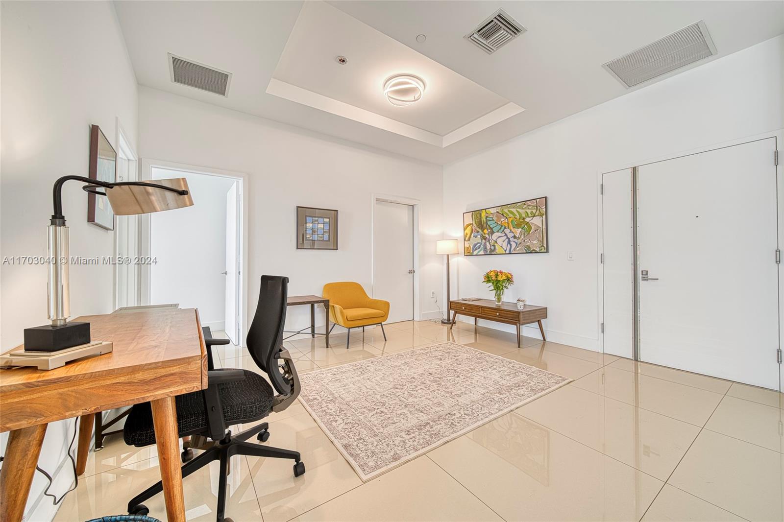 45 SW 9th St # 4504 Unit: LPH 4504