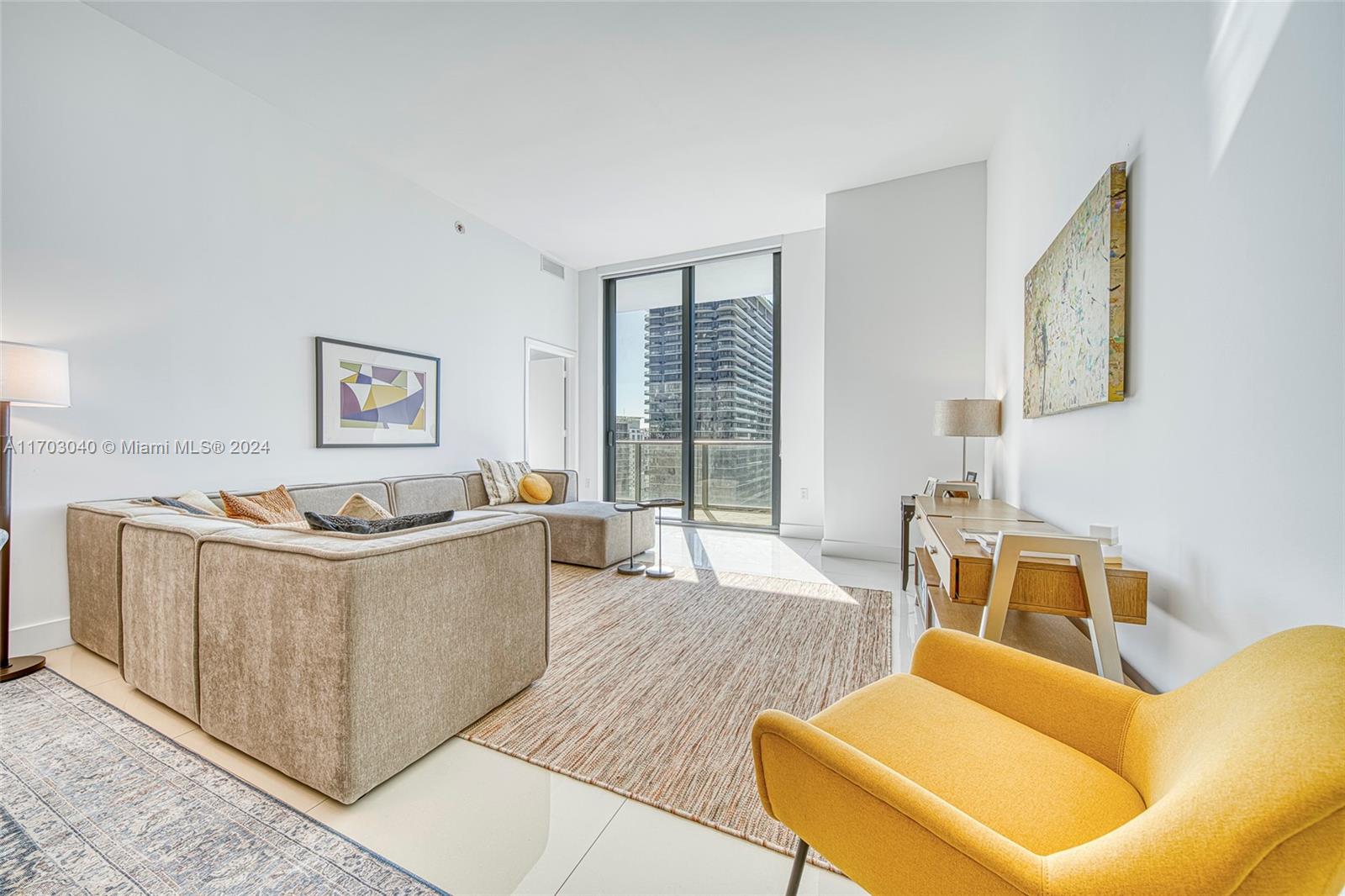 45 SW 9th St # 4504 Unit: LPH 4504