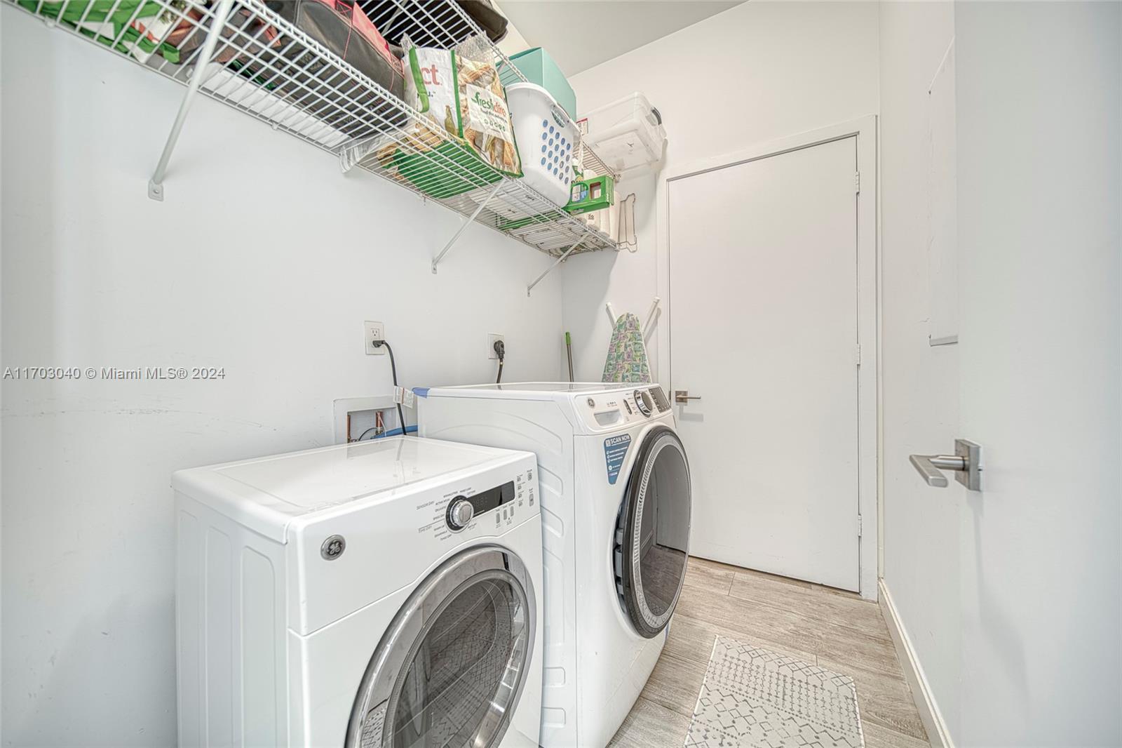 45 SW 9th St # 4504 Unit: LPH 4504