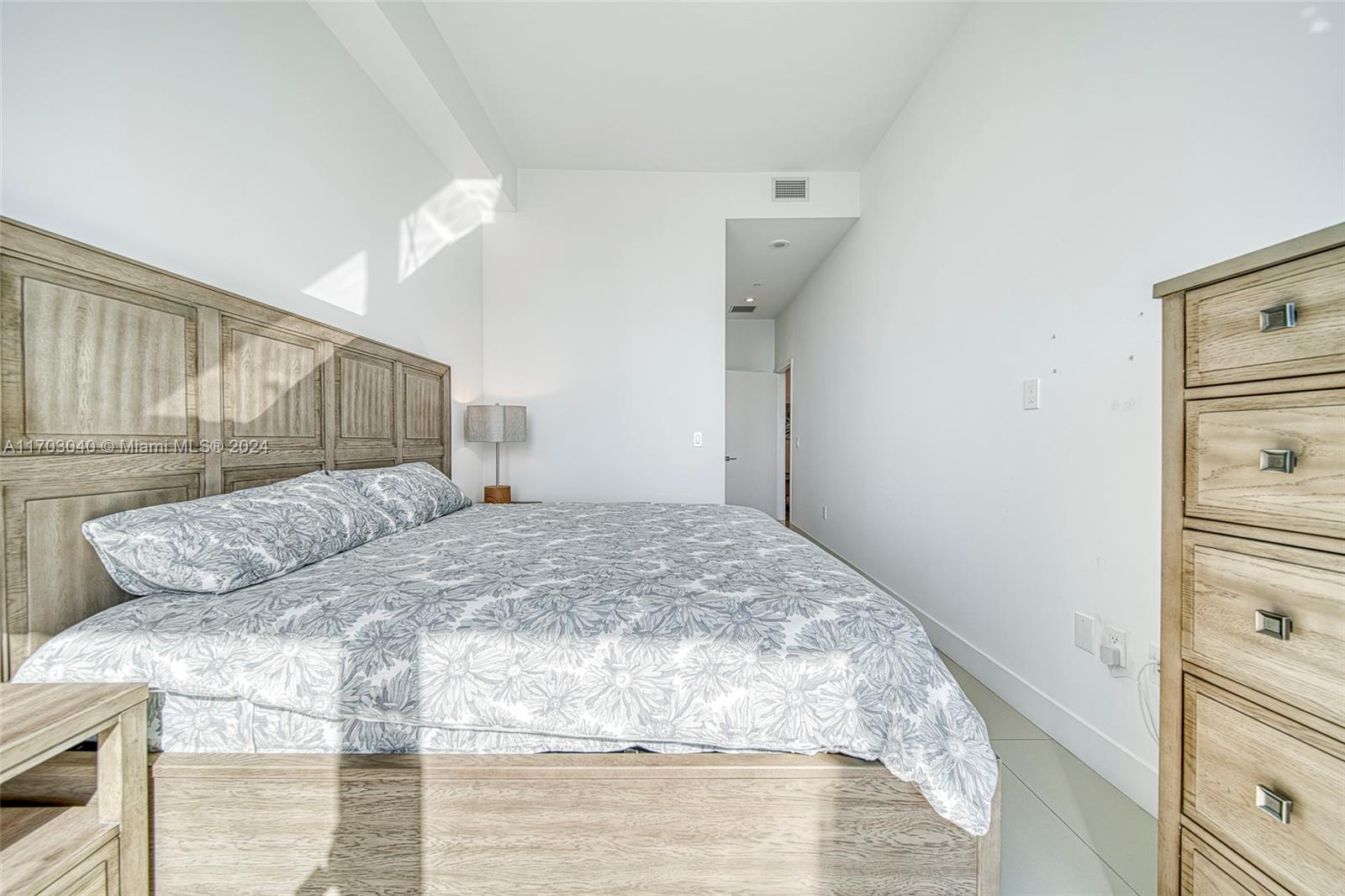 45 SW 9th St # 4504 Unit: LPH 4504
