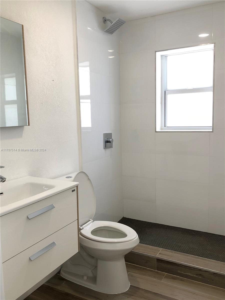 578 NW 48th St