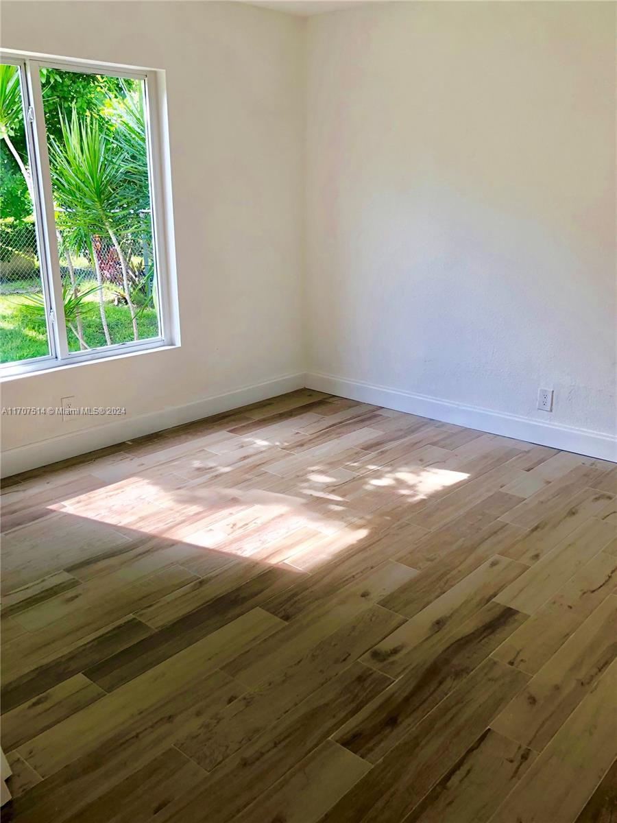 578 NW 48th St