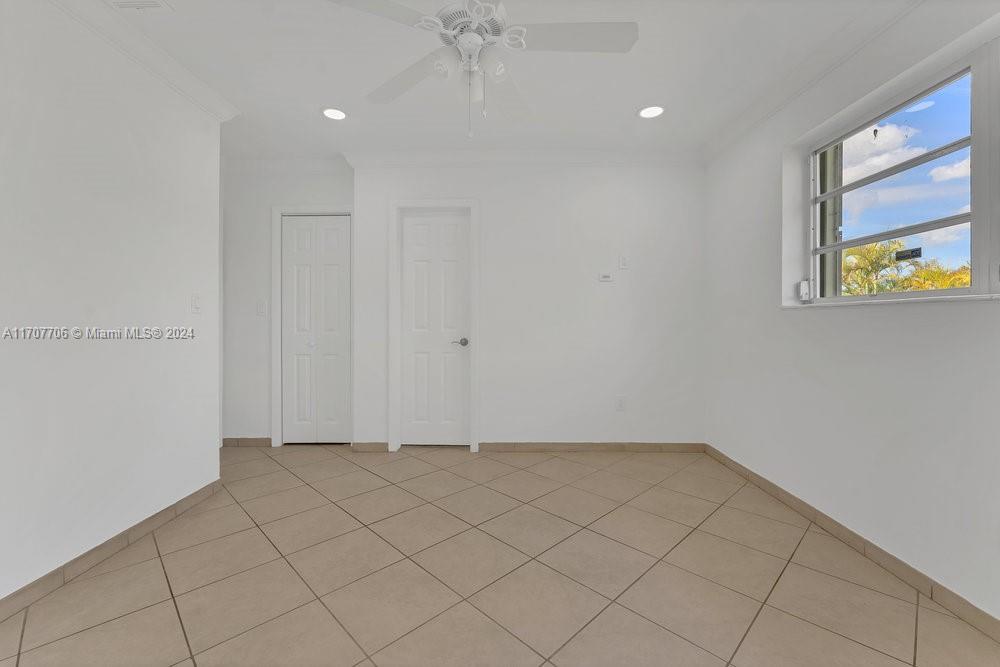 9231 SW 76th Ter