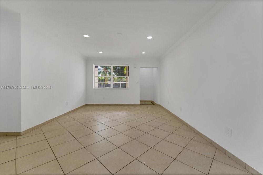 9231 SW 76th Ter