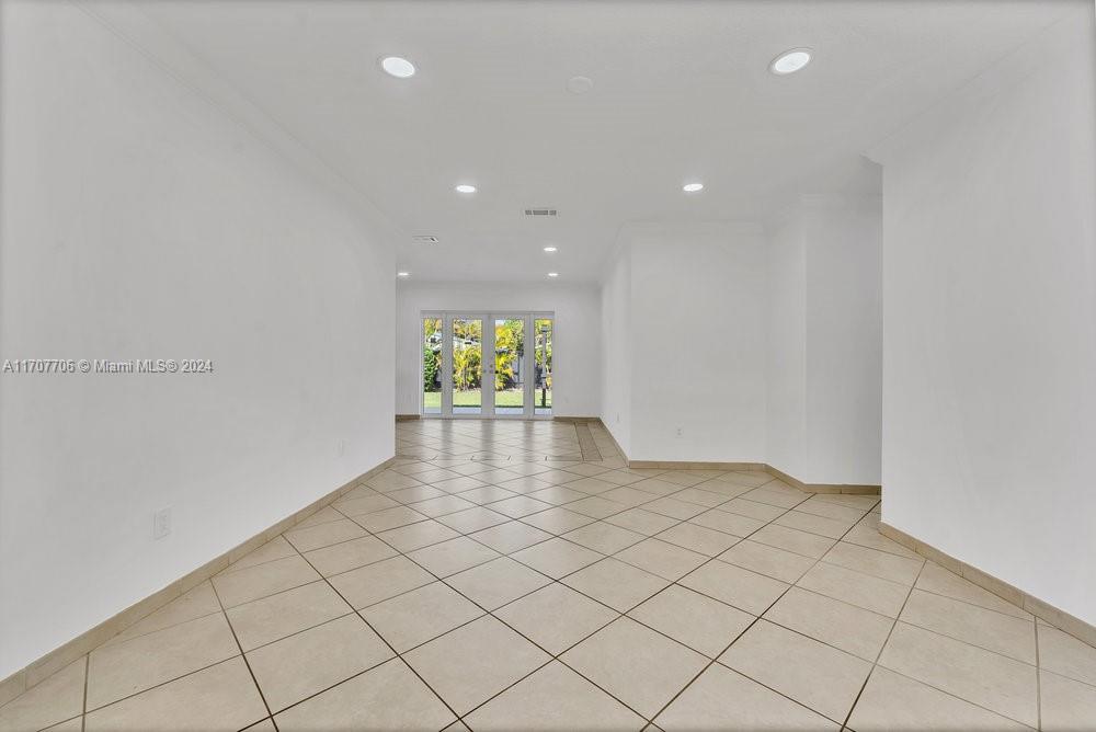 9231 SW 76th Ter