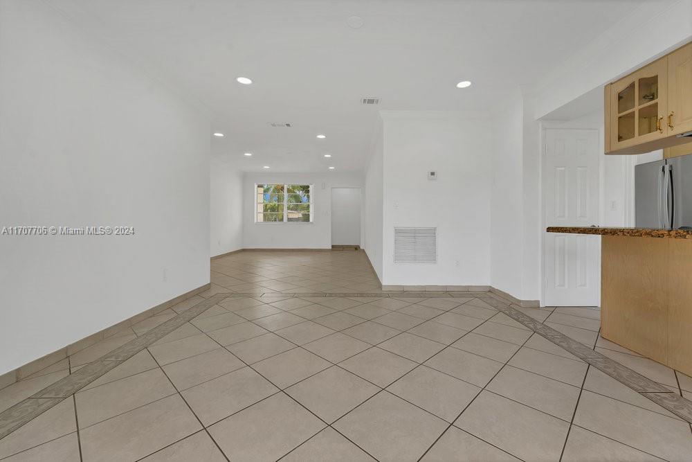 9231 SW 76th Ter