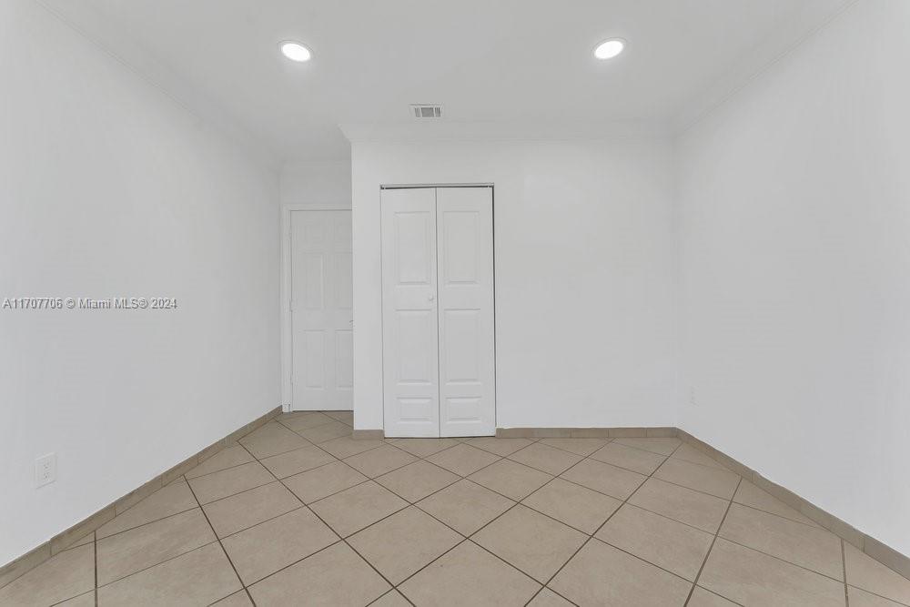 9231 SW 76th Ter