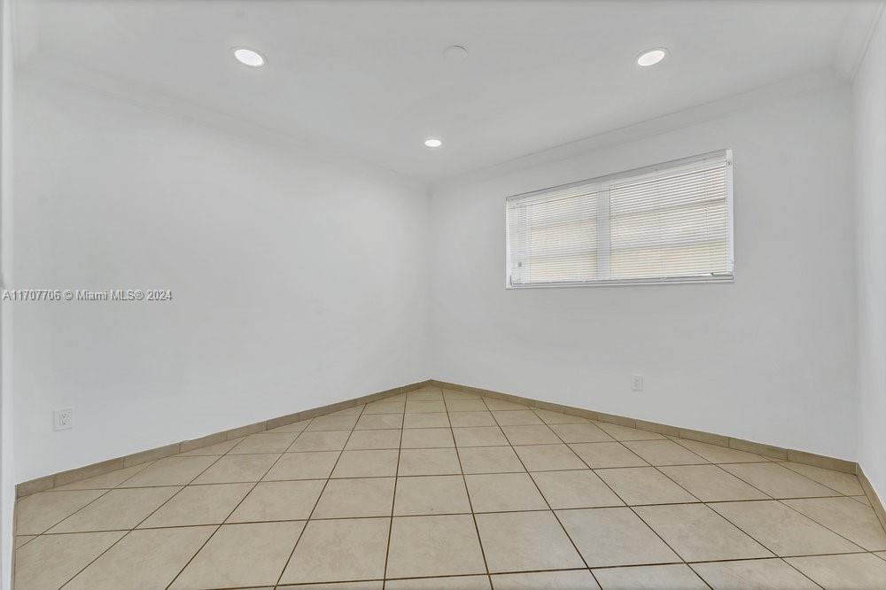 9231 SW 76th Ter