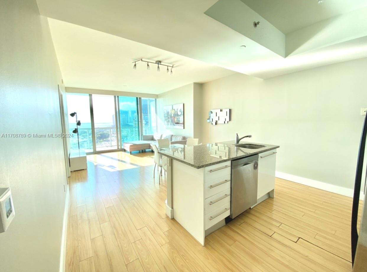 888 Biscayne Blvd # 1603