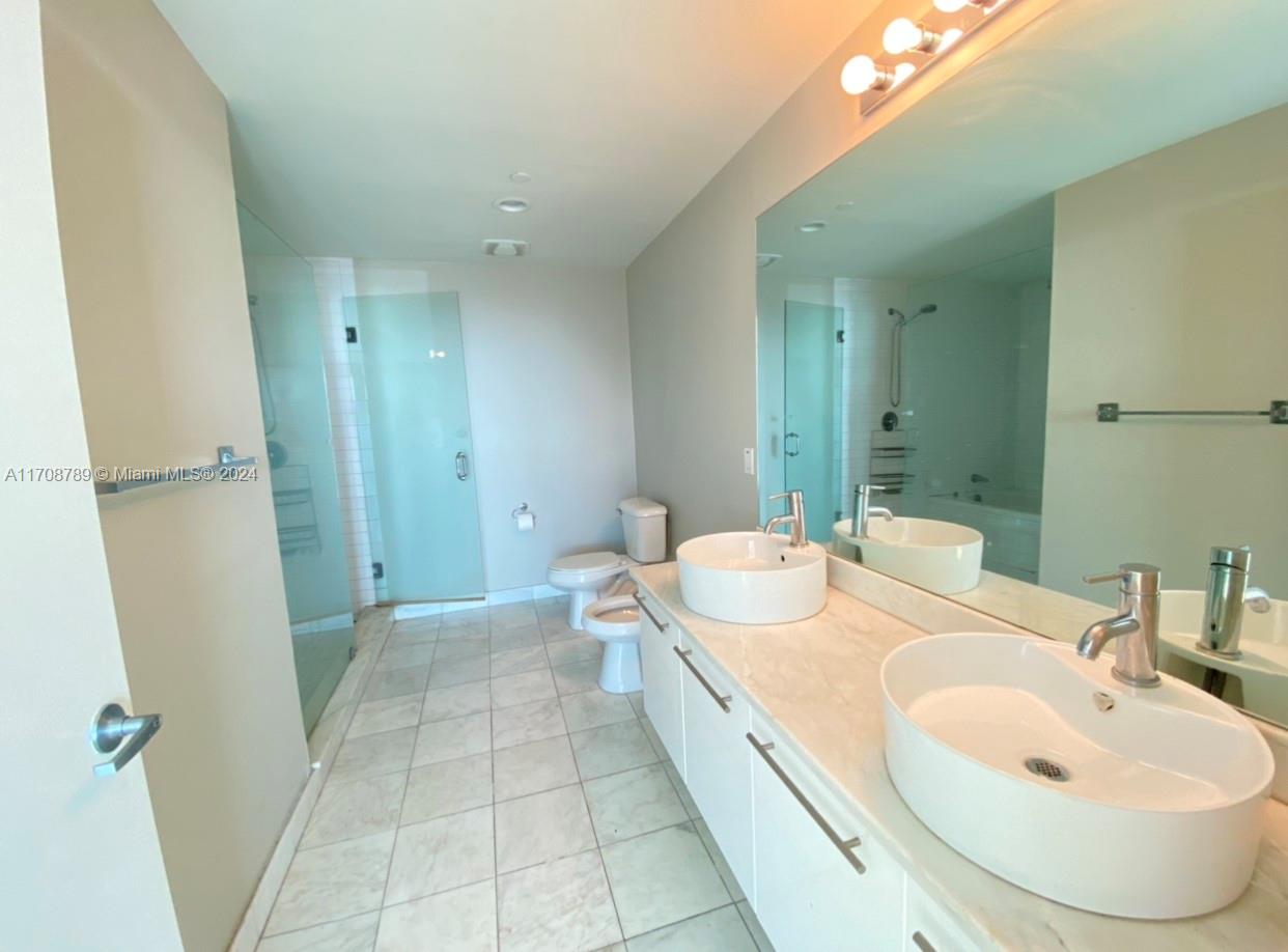 888 Biscayne Blvd # 1603