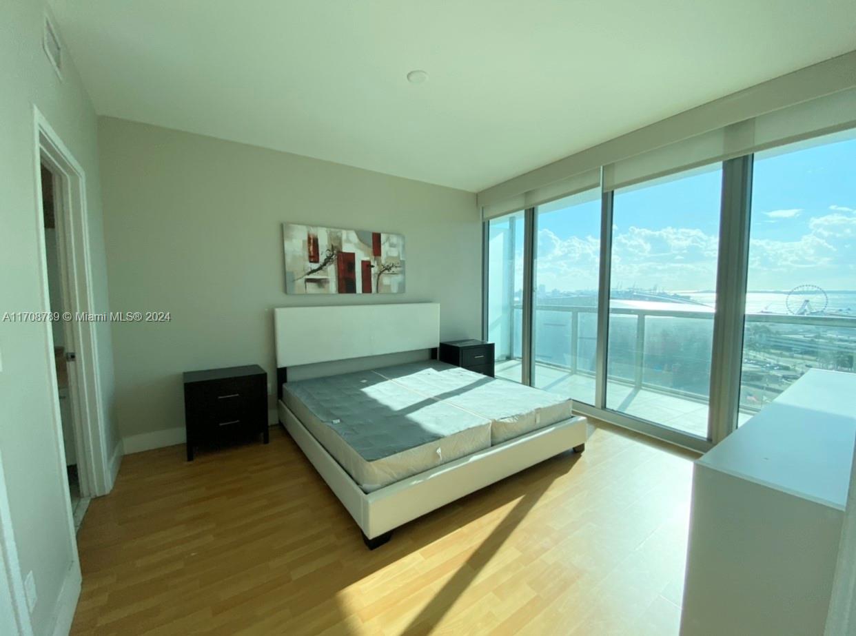 888 Biscayne Blvd # 1603