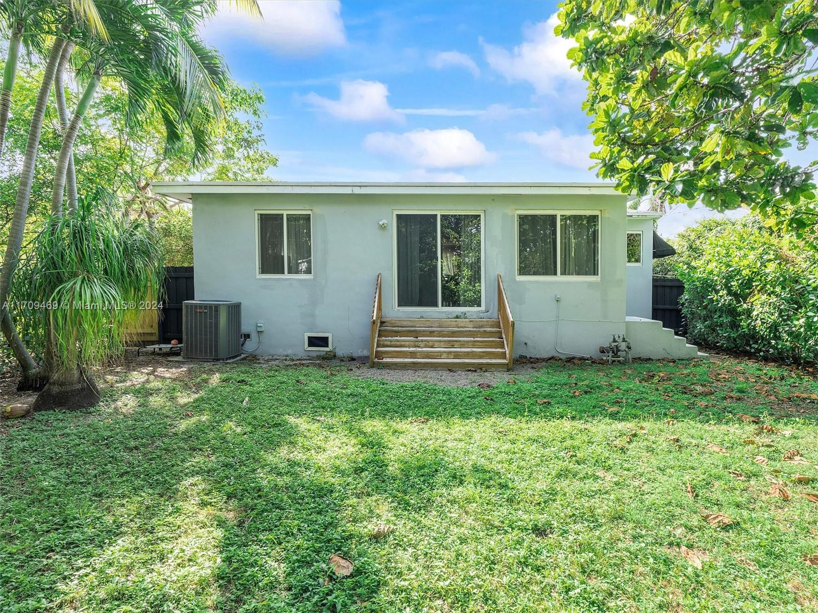 41 NE 51st St