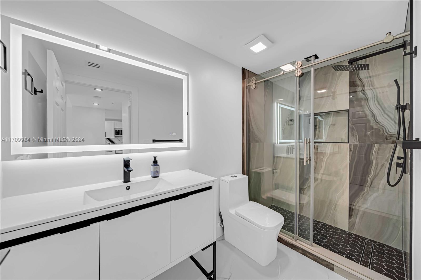 50 Menores Ave # 703