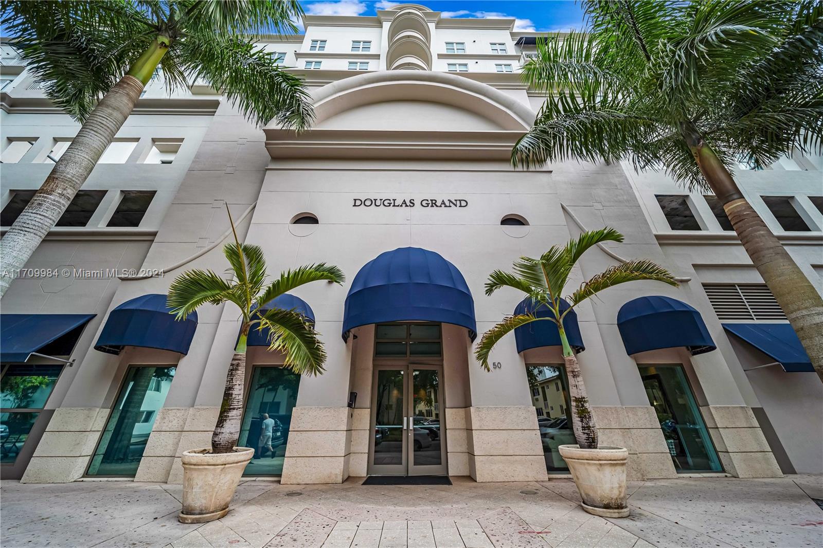 50 Menores Ave # 703