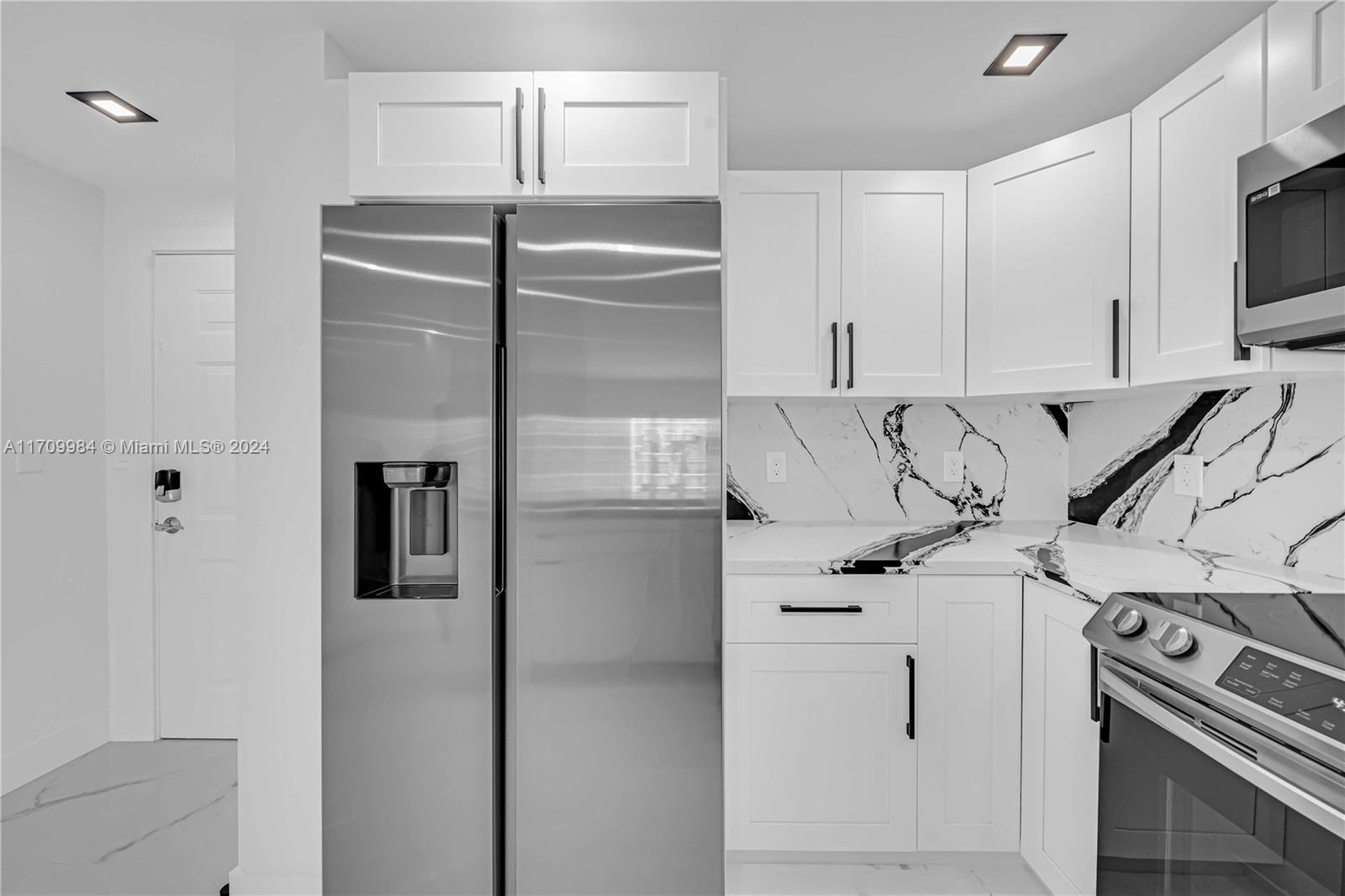 50 Menores Ave # 703