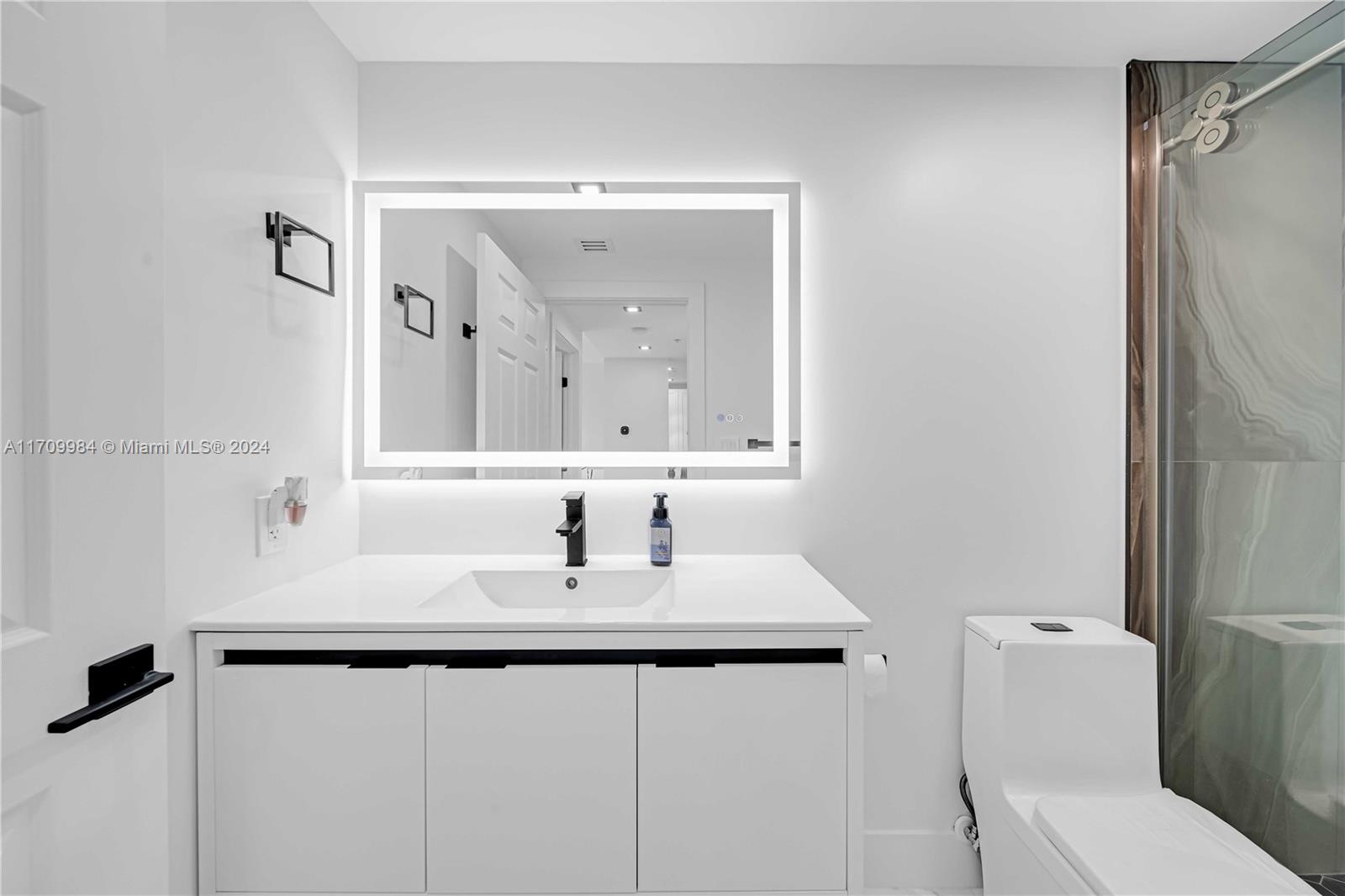 50 Menores Ave # 703