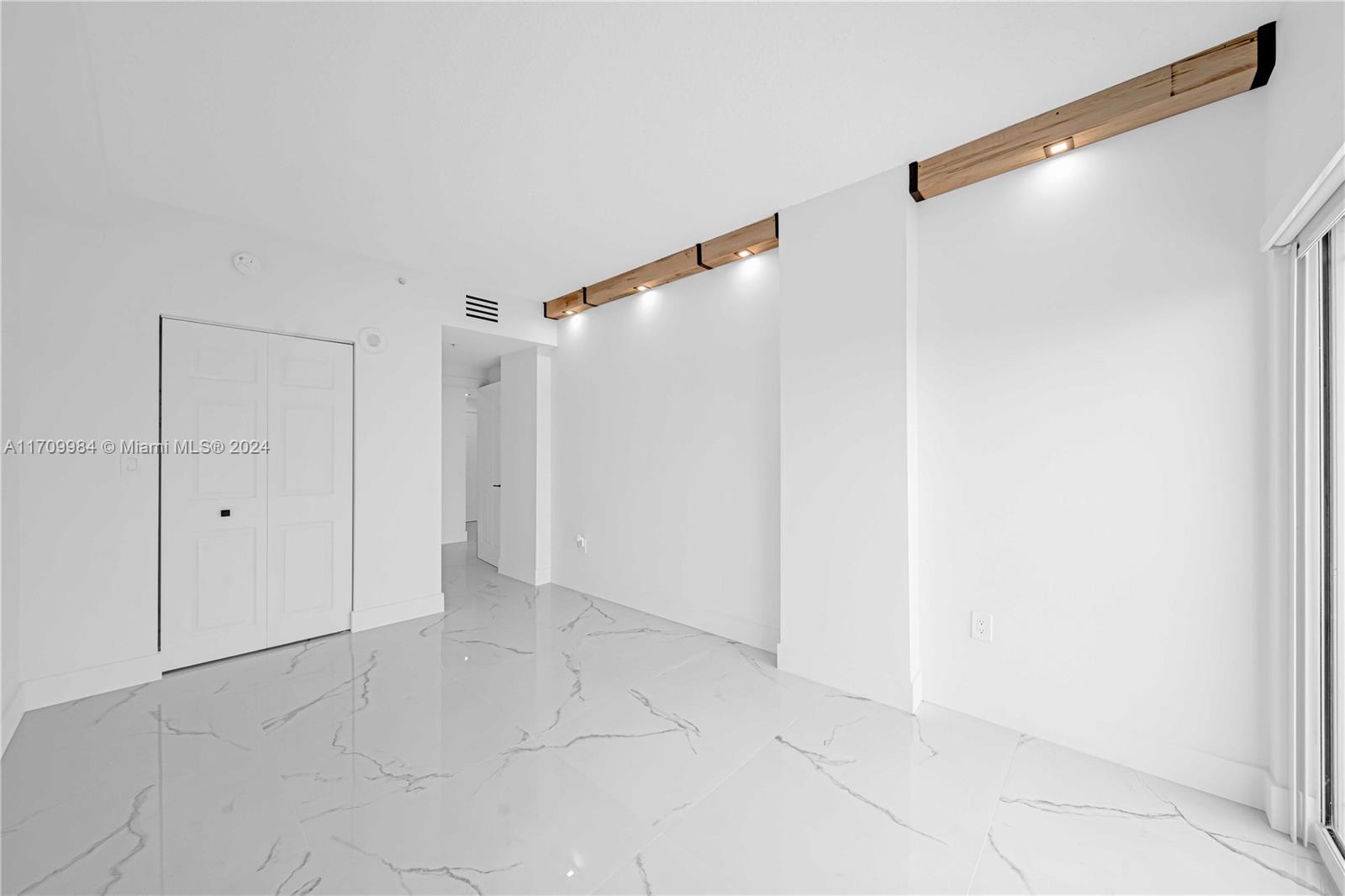 50 Menores Ave # 703