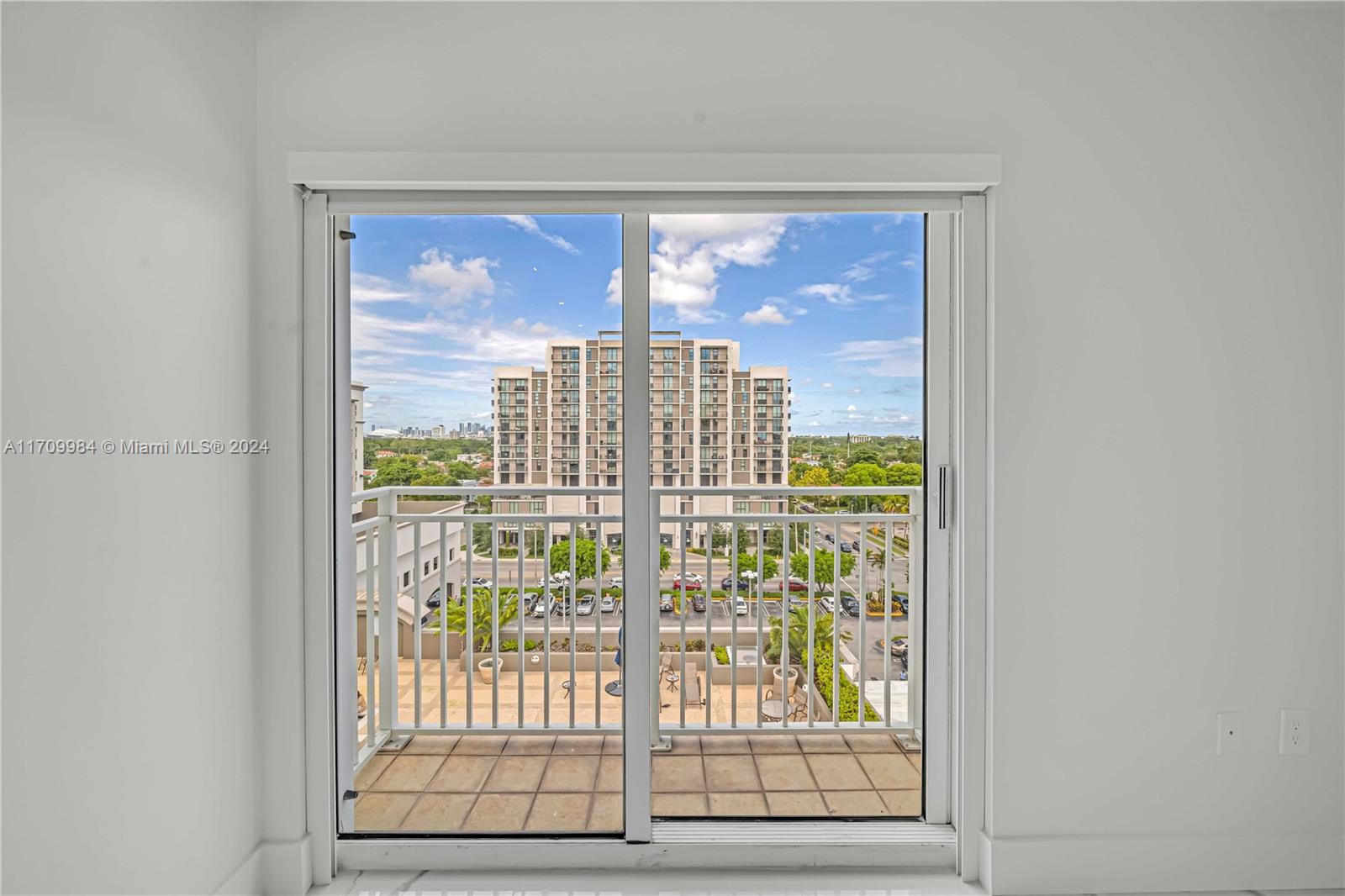 50 Menores Ave # 703