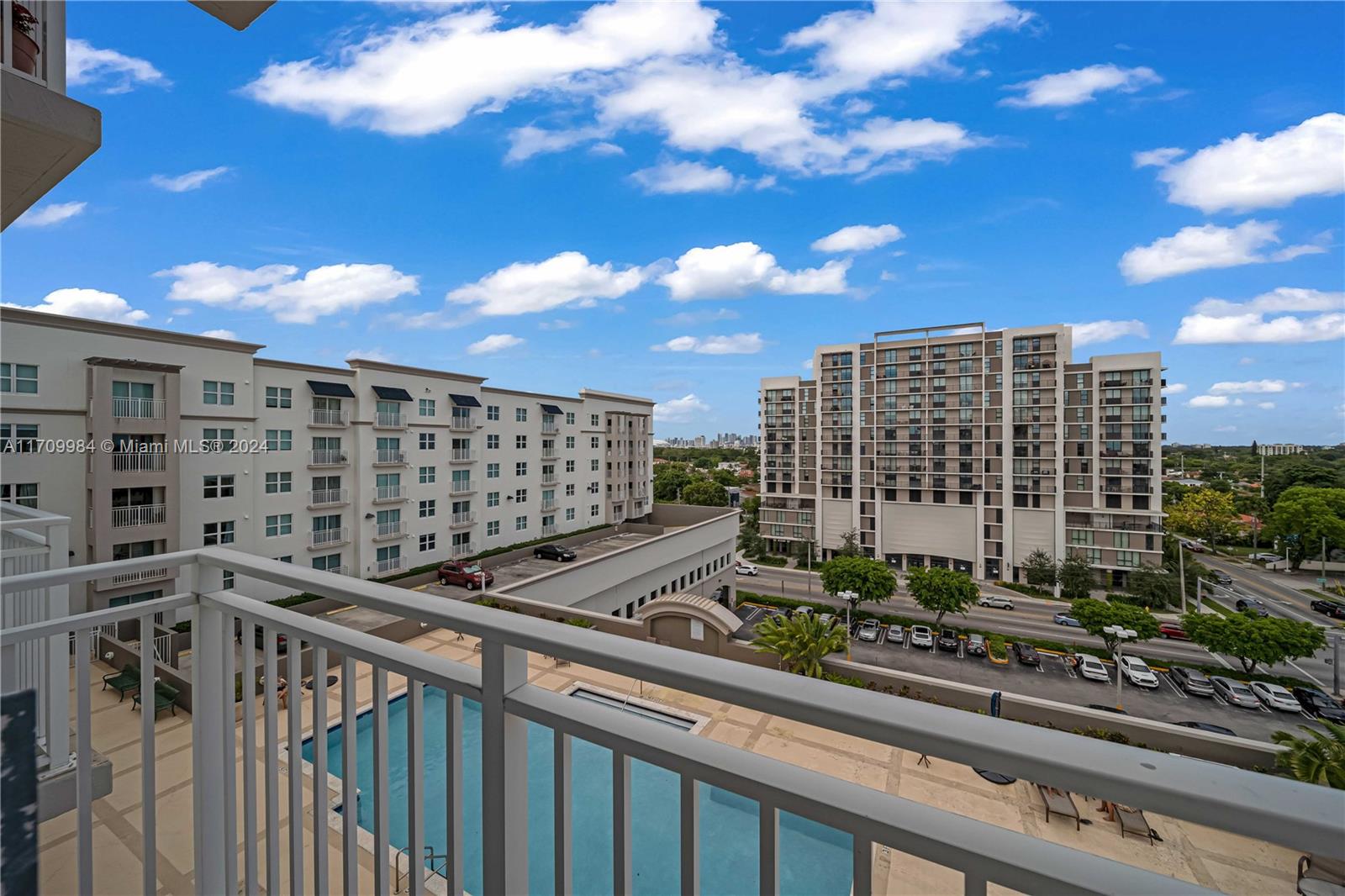 50 Menores Ave # 703