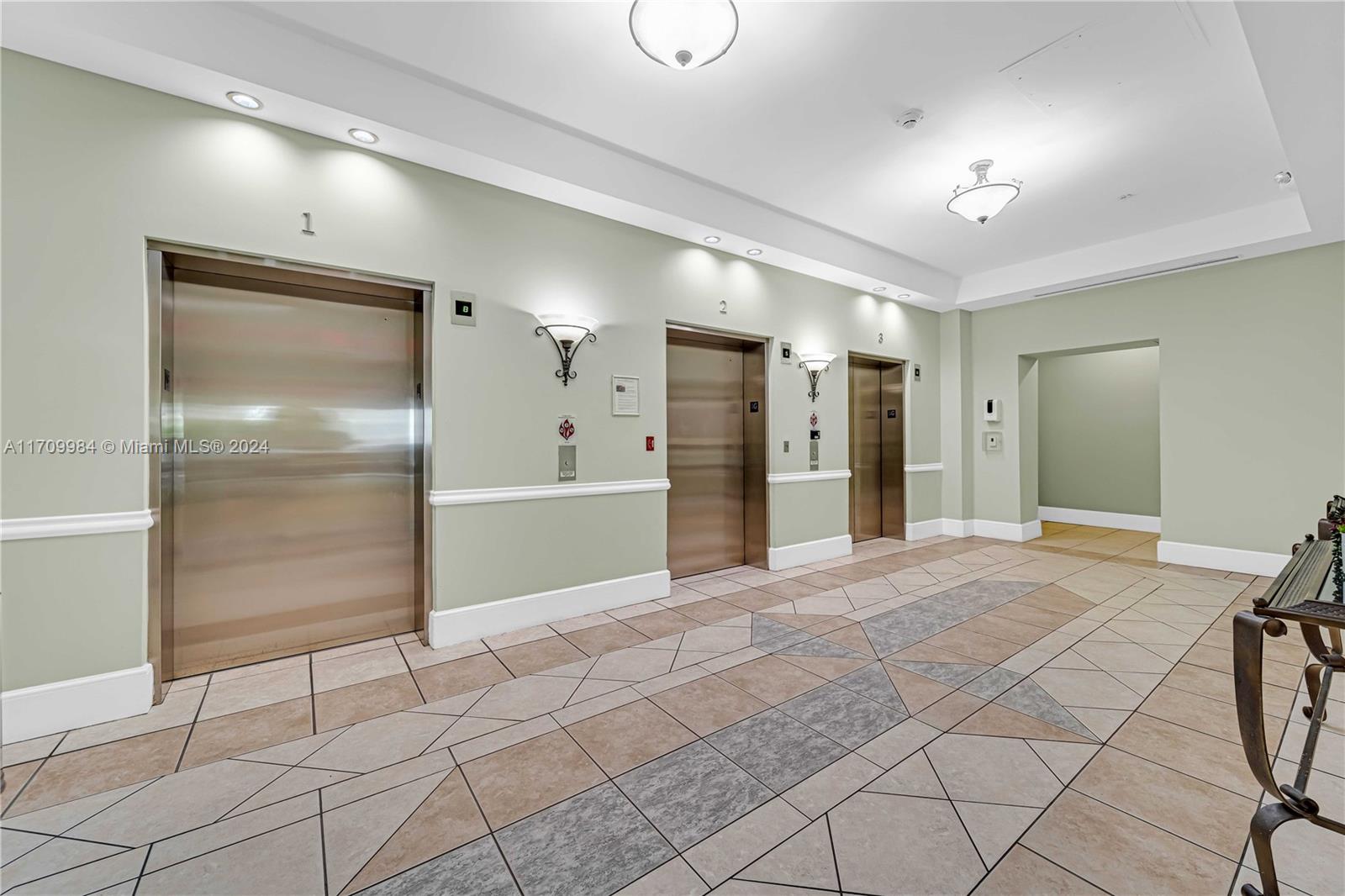 50 Menores Ave # 703