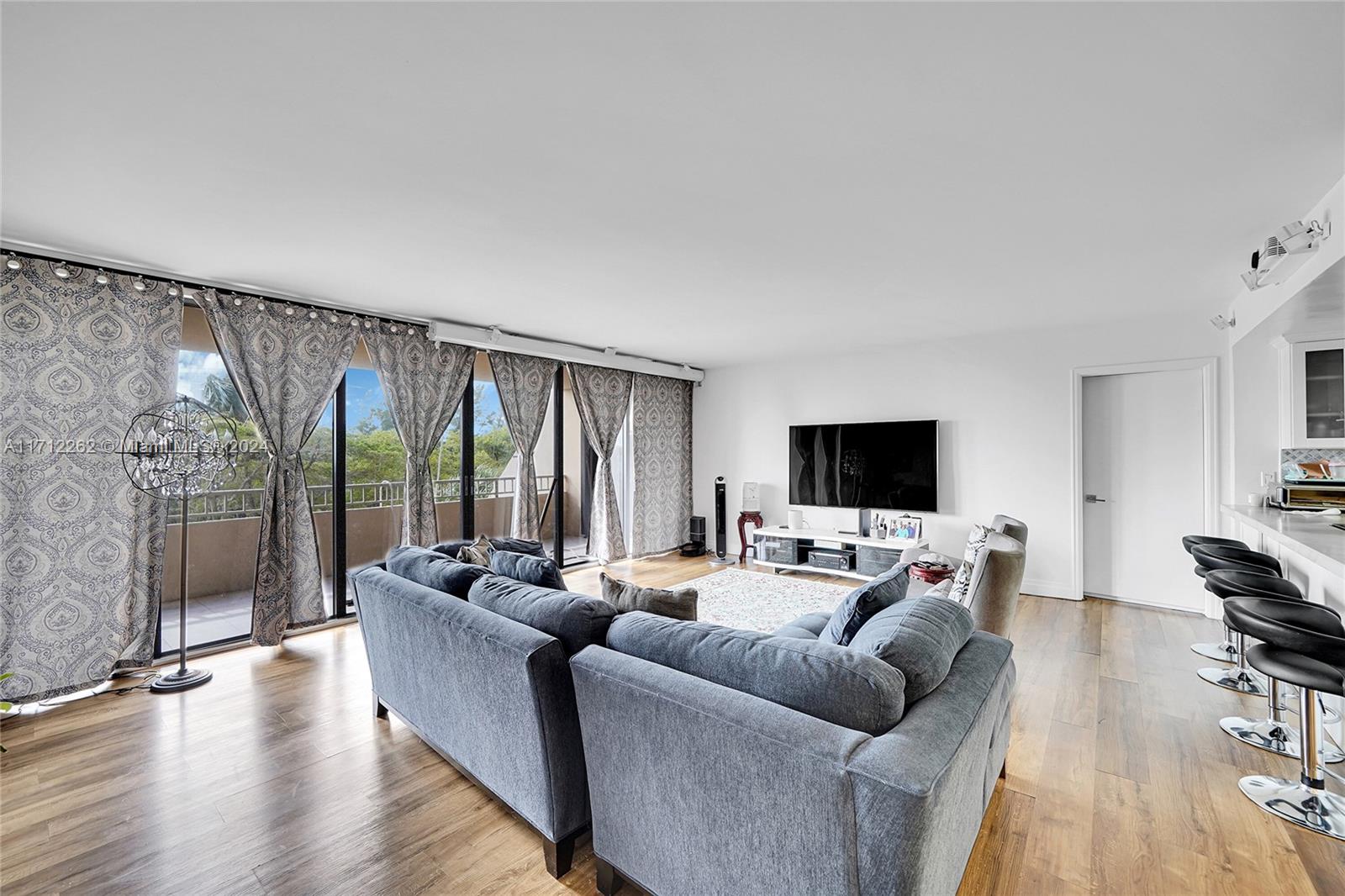 11113 Biscayne Blvd # 255