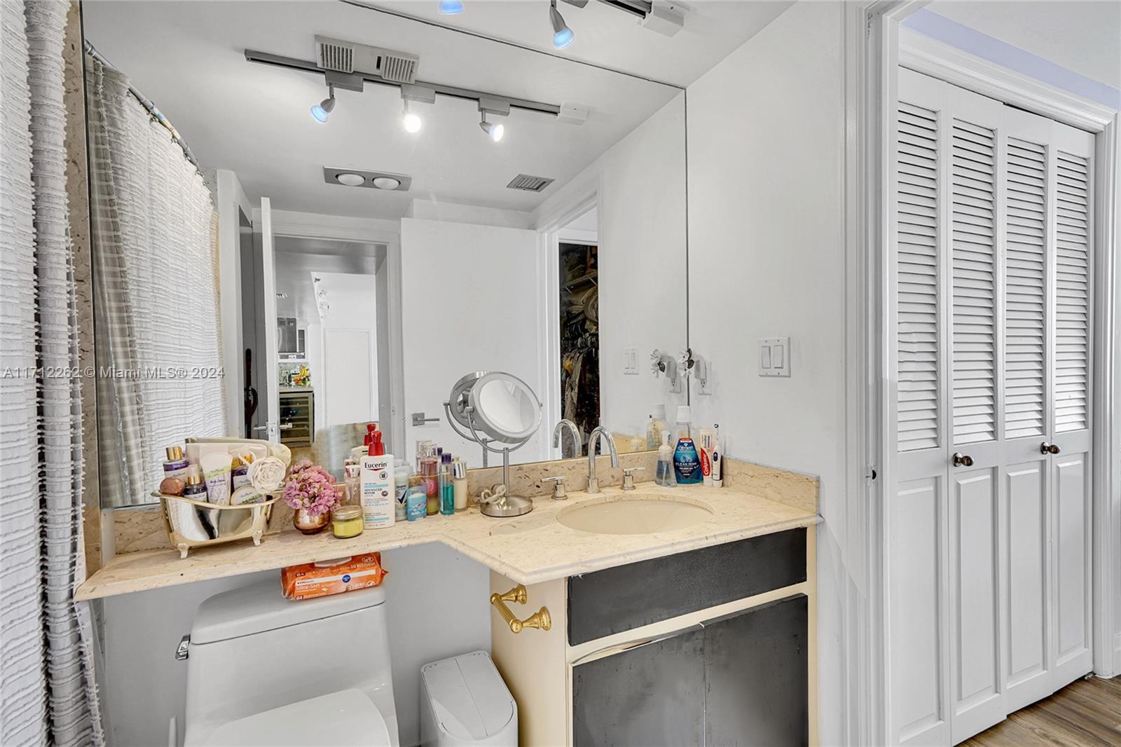 11113 Biscayne Blvd # 255