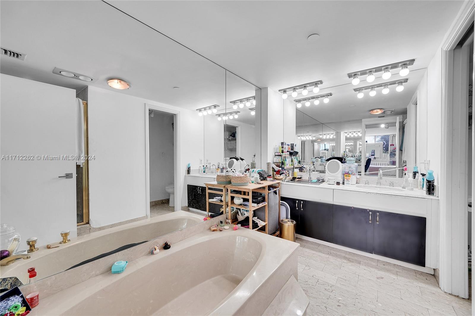 11113 Biscayne Blvd # 255