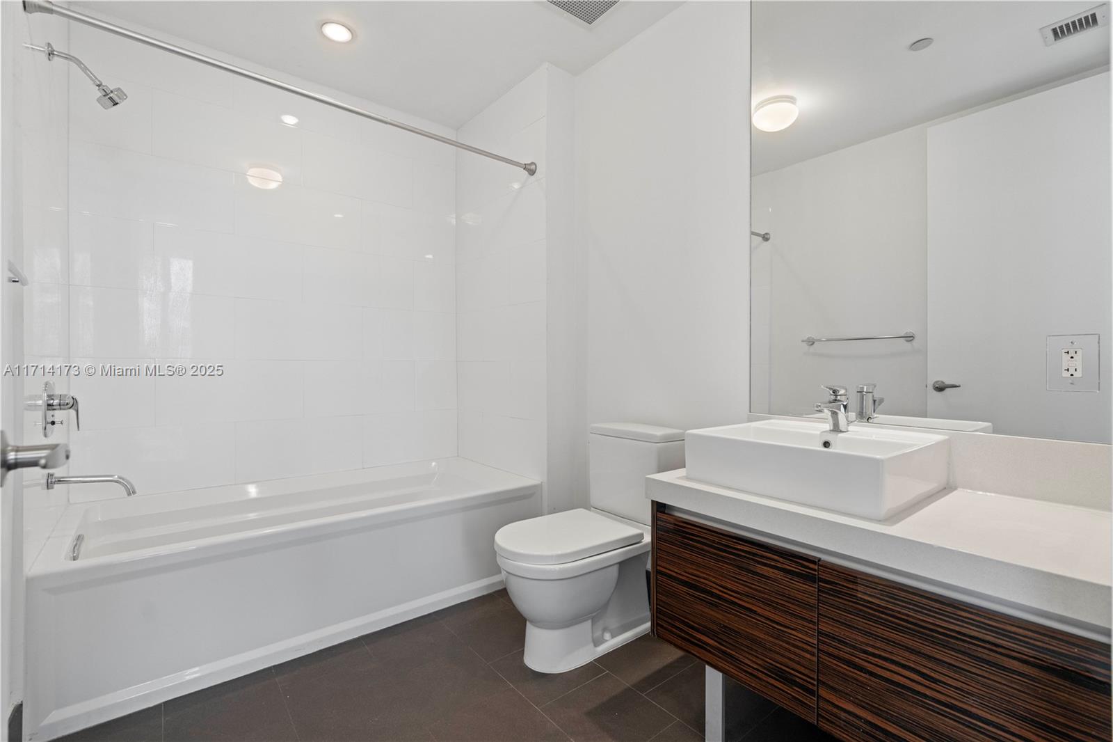 1100 Biscayne Blvd # 4005