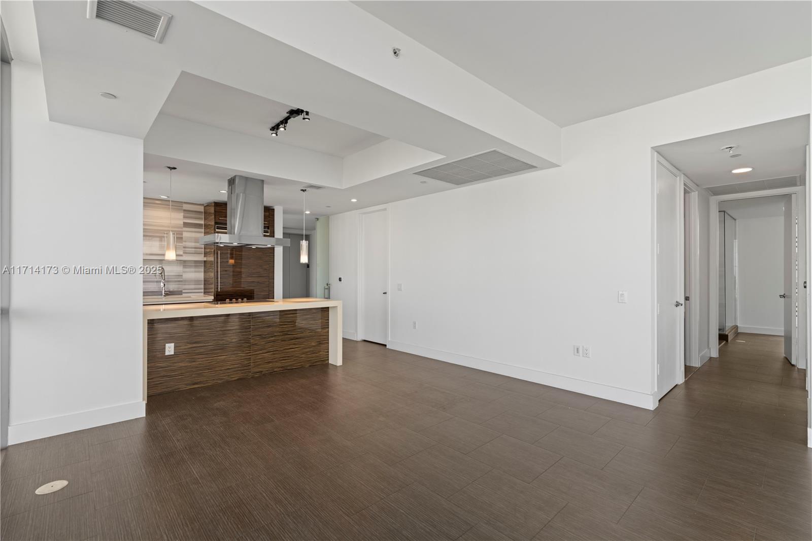 1100 Biscayne Blvd # 4005