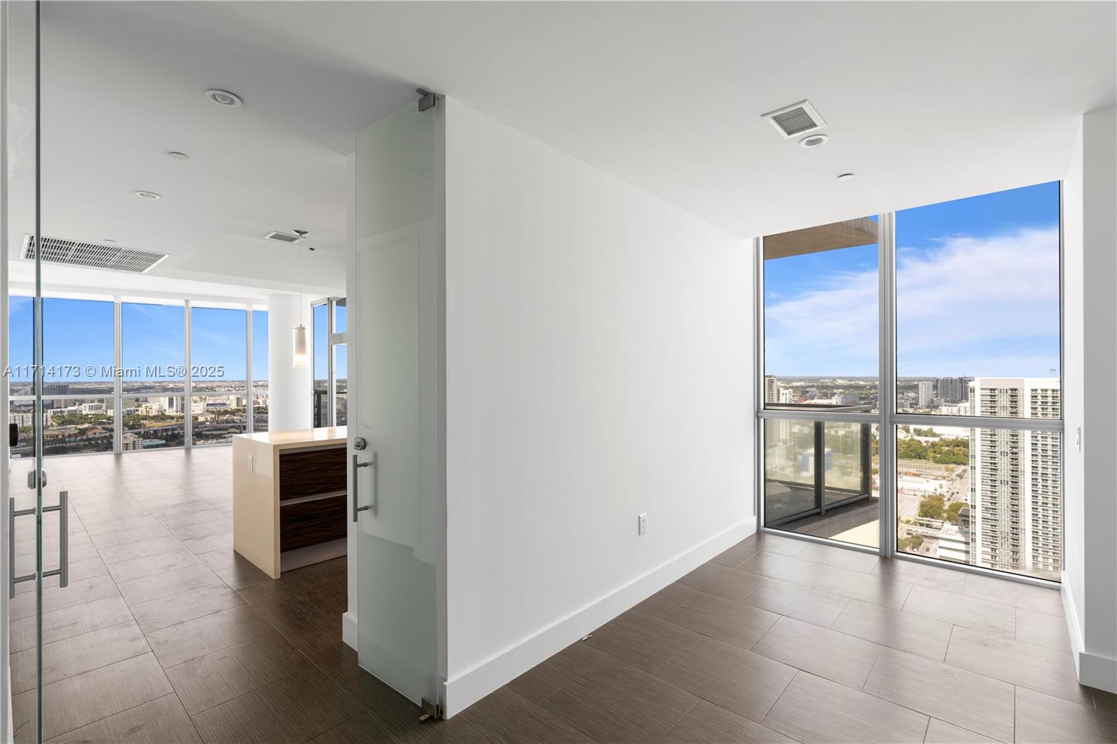 1100 Biscayne Blvd # 4005