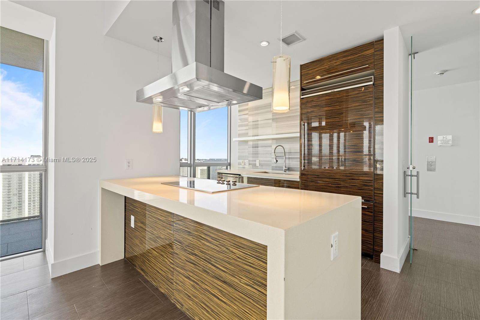 1100 Biscayne Blvd # 4005