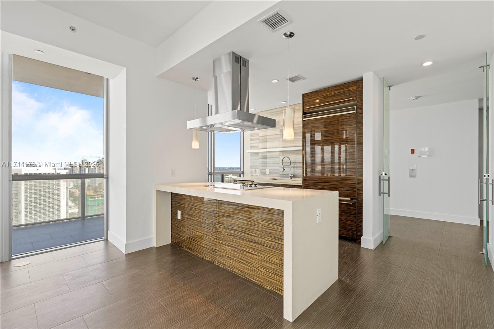 1100 Biscayne Blvd # 4005