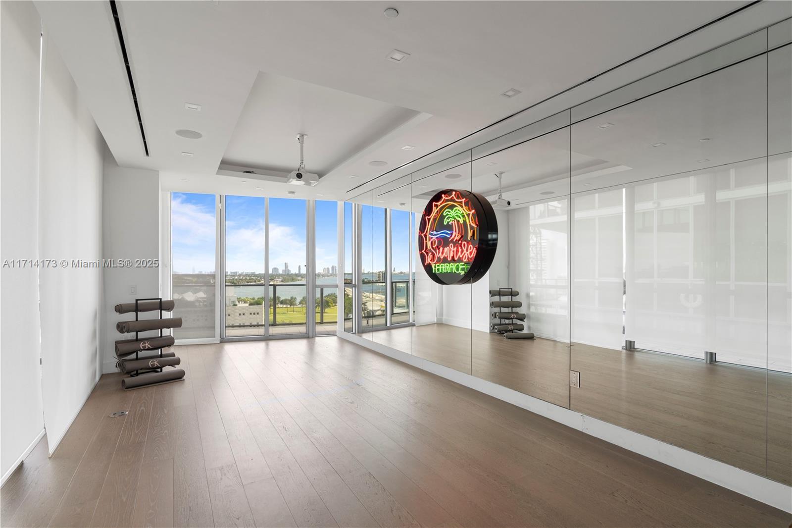 1100 Biscayne Blvd # 4005