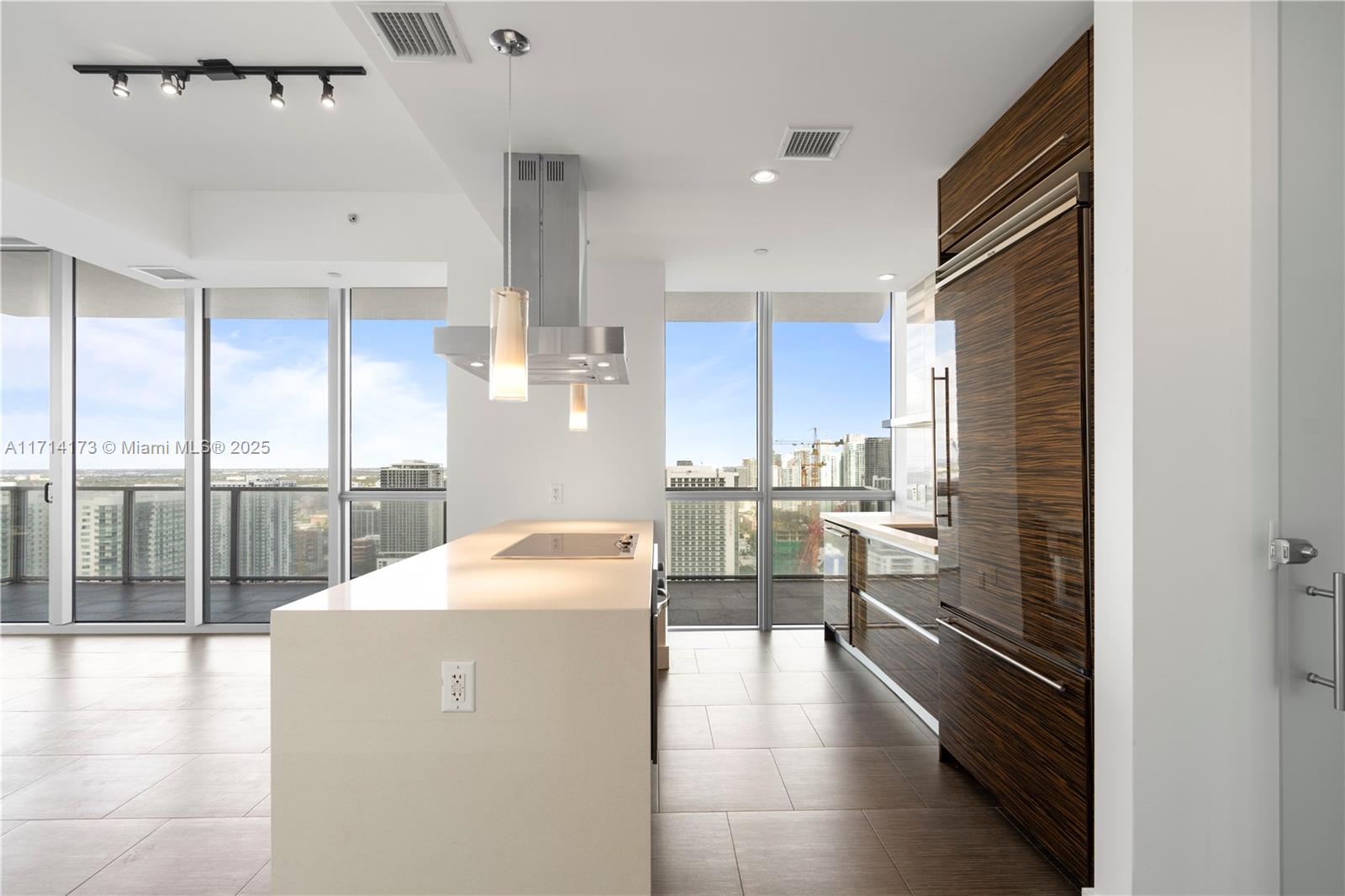 1100 Biscayne Blvd # 4005