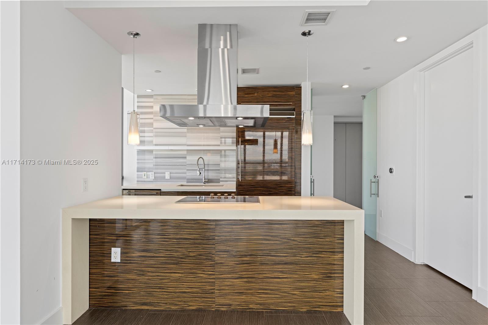 1100 Biscayne Blvd # 4005