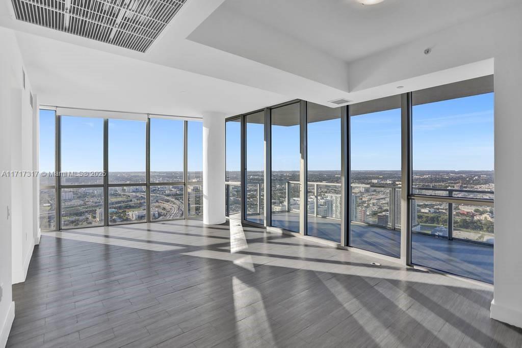 1100 Biscayne Blvd # 4805
