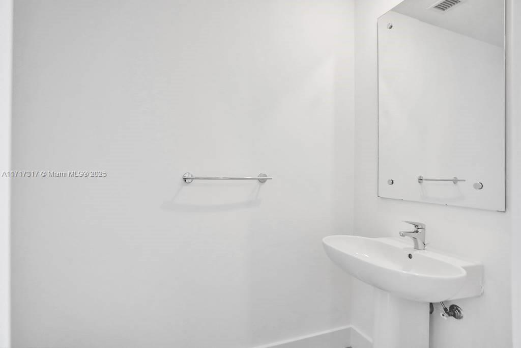 1100 Biscayne Blvd # 4805