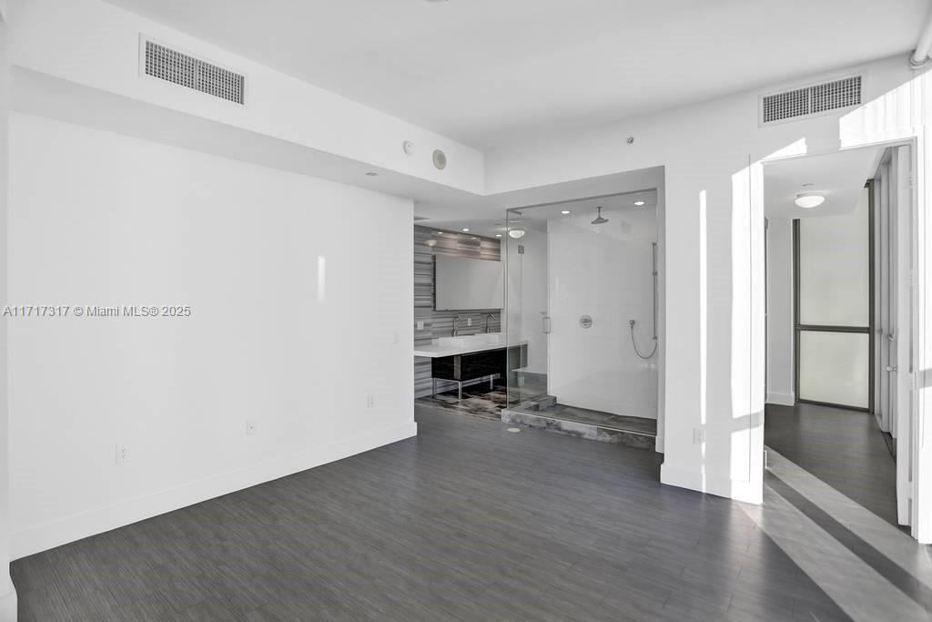 1100 Biscayne Blvd # 4805