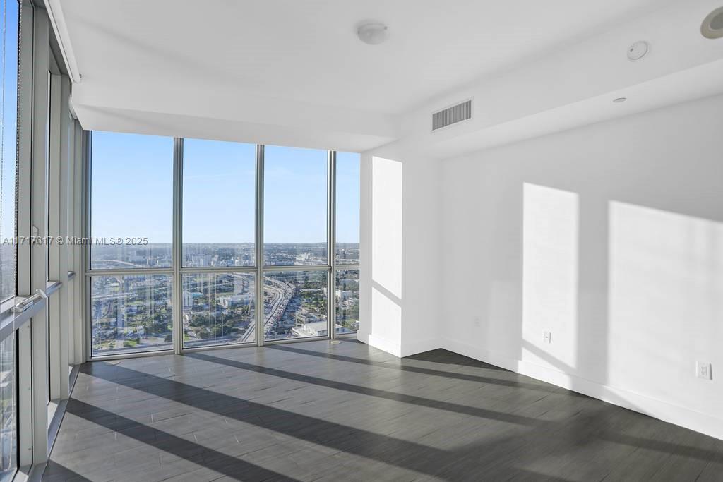 1100 Biscayne Blvd # 4805