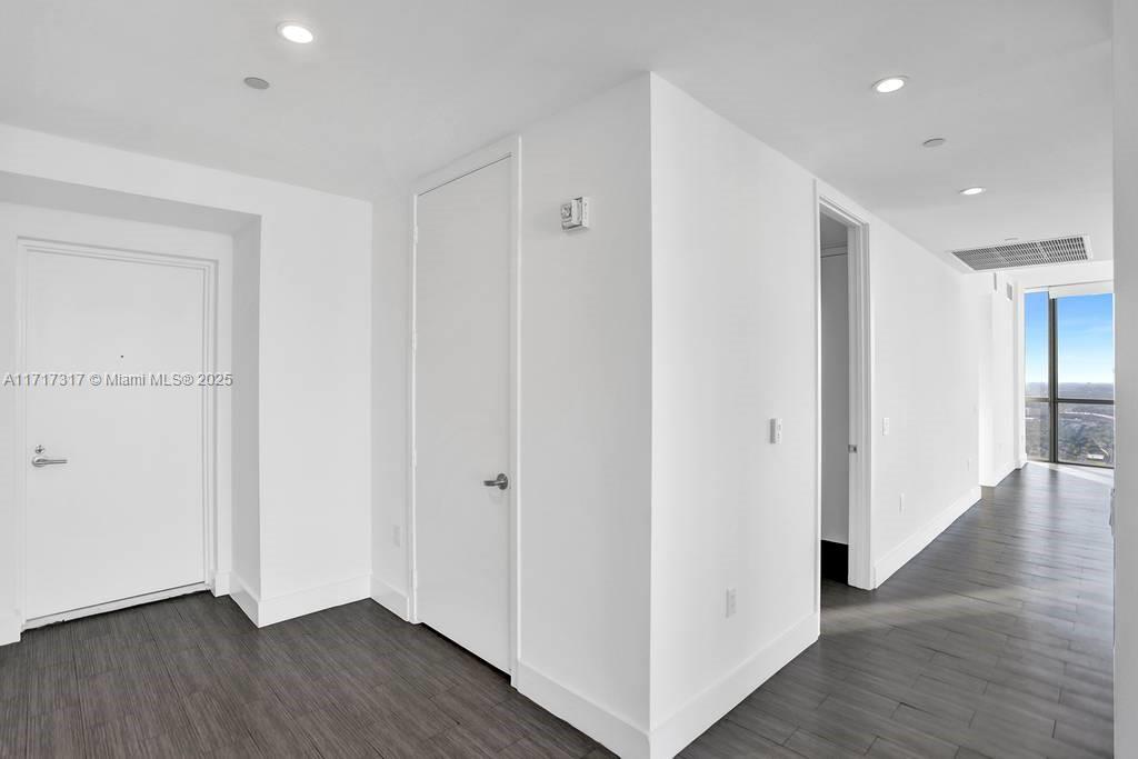 1100 Biscayne Blvd # 4805