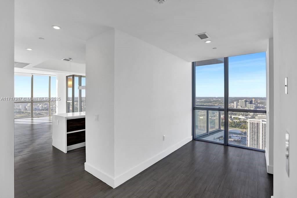 1100 Biscayne Blvd # 4805