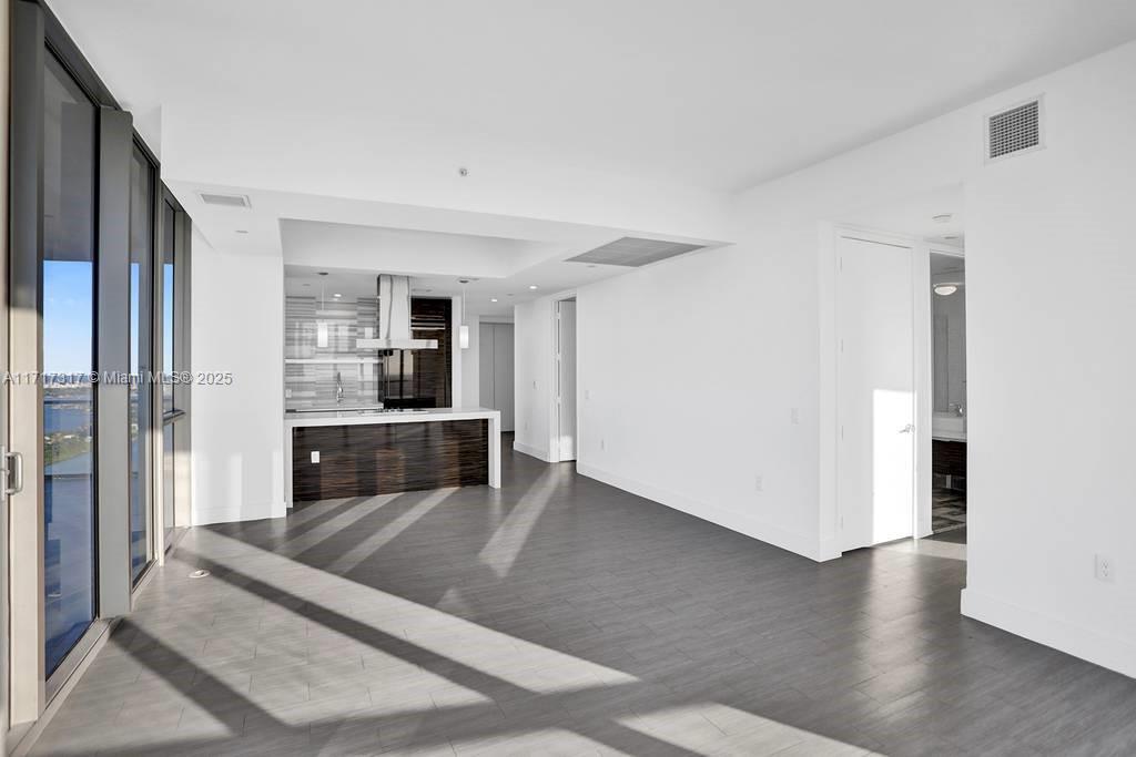 1100 Biscayne Blvd # 4805
